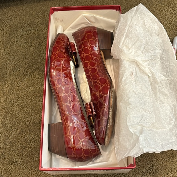 Crocodile Ferragamo low heels - Picture 8 of 15